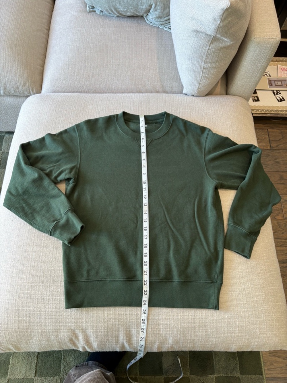 Uniqlo Men's Crewneck Sweater in Olive
